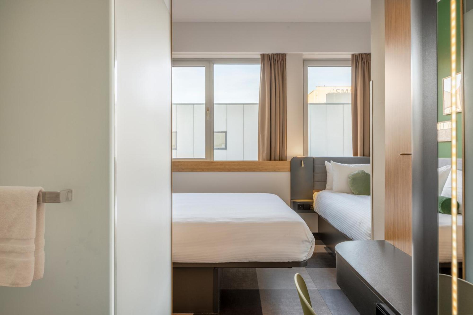Maxhotel Amsterdam Airport Schiphol - Recently Renovated Гофддорп Екстер'єр фото